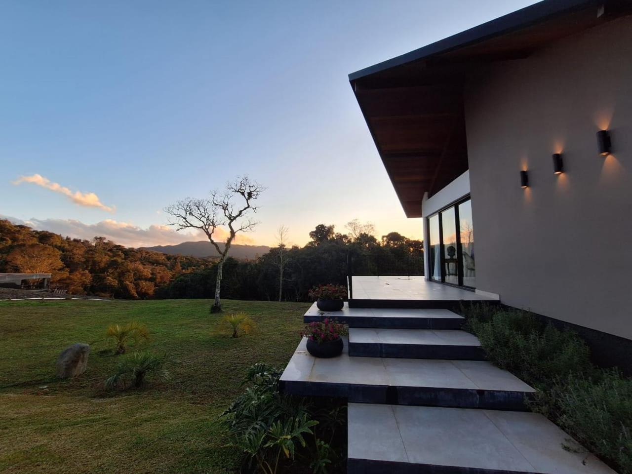 Casa Em Condominio Na Serra ランショ・ケイマード エクステリア 写真